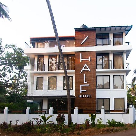 Half Hotel Calangute Extérieur photo