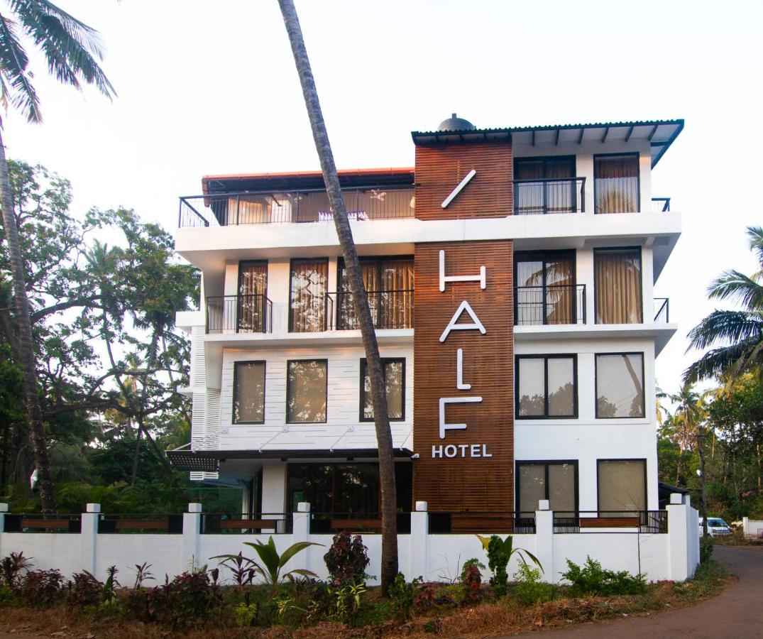Half Hotel Calangute Extérieur photo